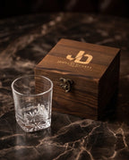 Kit de bebida Haddra de 5 piezas con vaso y caja de madera